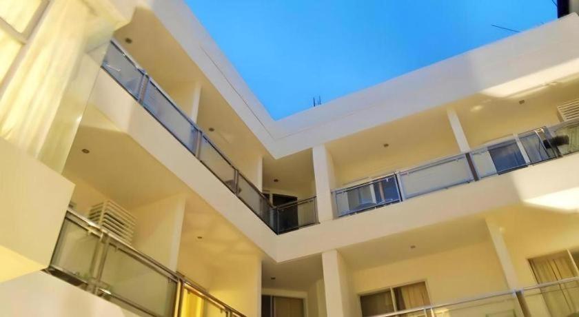 Jeffrey S Hotel 2*
